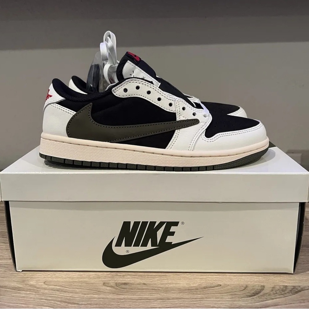 Jordan 1 Retro OG x Travis Scott Low Olive